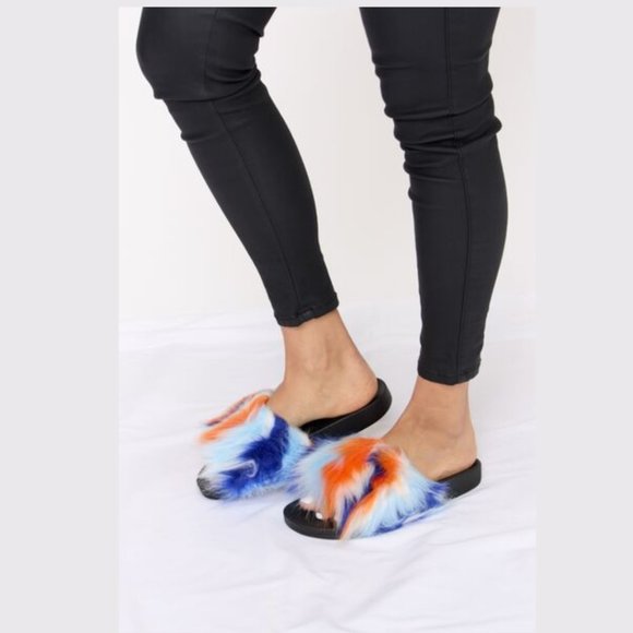 Plush Open-Toe Lounge Sandals (New) - Picture 6 of 7